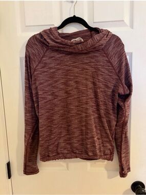 Lululemon Women's Pull Over Sweatshirt Size 6 Red